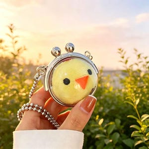 Helder acryl bol minitasje, kleine oordopjes vitrine, transparante capsule portemonnee, Y2K futuristische sieraden, houder voor kleine pop, zilveren kogelketting