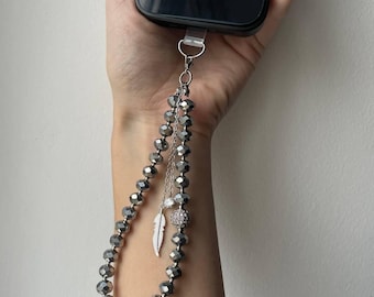 エミリー・イン・パリ パールフォンチャーム、クリスタルビーズフォンストラップ、エレガントなフォンリストレット、ラグジュアリーでキュートなフォンアクセサリー、彼女へのギフト