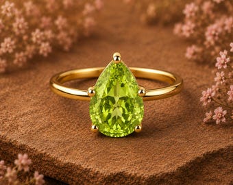Peridootring, peergeslepen peridoot edelsteenring, gouden solitairering, minimalistische geboortesteen augustus, handgemaakte sieraden cadeau voor vrouwen