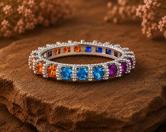 Anel Eternidade com Múltiplas Pedras Preciosas, Aliança com Pedras Preciosas Arco-Íris, Anel Empilhável Colorido, Aliança de Casamento em Prata, Joia Minimalista para Presente.