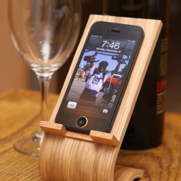 Oak Veneer Smartphone Desk Stand