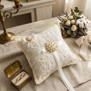 Cojín para anillos de boda de encaje tejido a mano, cojín para el portador de anillos color marfil, elegante decoración hecha a mano.