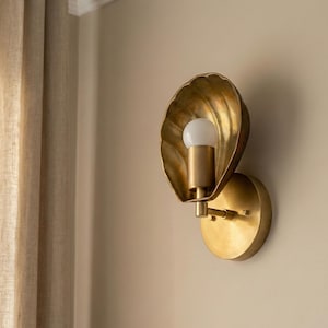 Art Deco Scallop Shell Wall Sconce – Brass Deco Light Fixture – Vintage Style Lamp