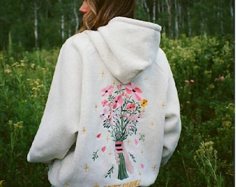 Sudadera con capucha y bordado floral dibujado a mano de Dandy Worldwide Gift Giving.