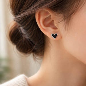 Black and silver heart earrings with crystals, made of zinc alloy