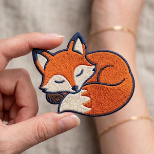 Niedliche schlafender Fuchs Flicken gestickte Waldtier Aufbügeln Jacke Rucksack individuelle Natur Geschenk