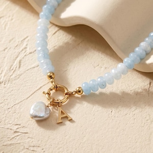 Collar con dije personalizado de piedra natal y perlas de agua dulce, joyería delicada de verano, ideal para Navidad, cumpleaños o como regalo para tu novia.