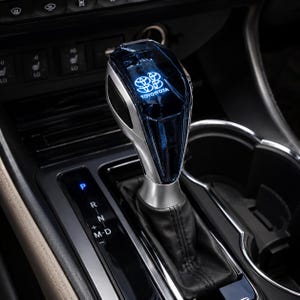 Pomo de palanca de cambios de cristal compatible con Toyota Highlander, palanca de cambios automática con LED azul activado por tacto, accesorio para el interior del coche.
