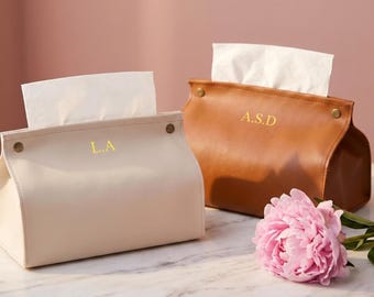 Housse personnalisée de boîte à mouchoirs en similicuir, porte-serviettes avec nom personnalisé, cadeau déco monogramme, cadeau de pendaison de crémaillère pour elle, accessoire de bureau
