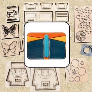 Puede incluir: Un tarjetero de cuero multicolor con paneles naranjas, amarillos y azul oscuro, con una correa vertical central de color azul claro, rodeado de varios troqueles de madera para trabajar el cuero, incluyendo formas de mariposas y flores.