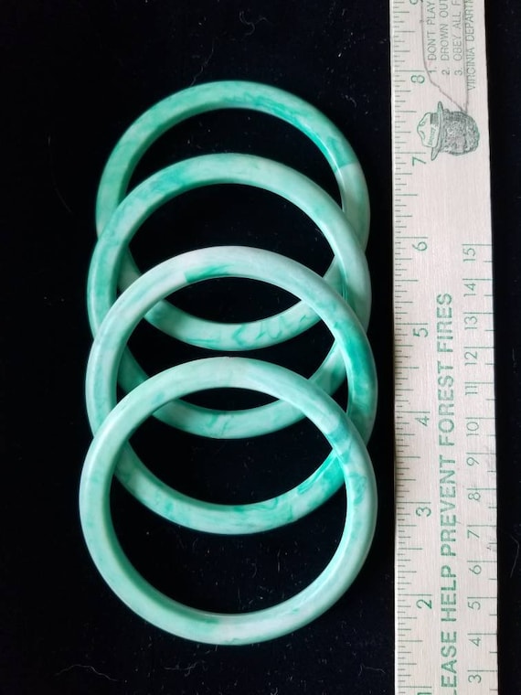 Set of 4 Green Marbled Vintage Plastic Bangles - image 2