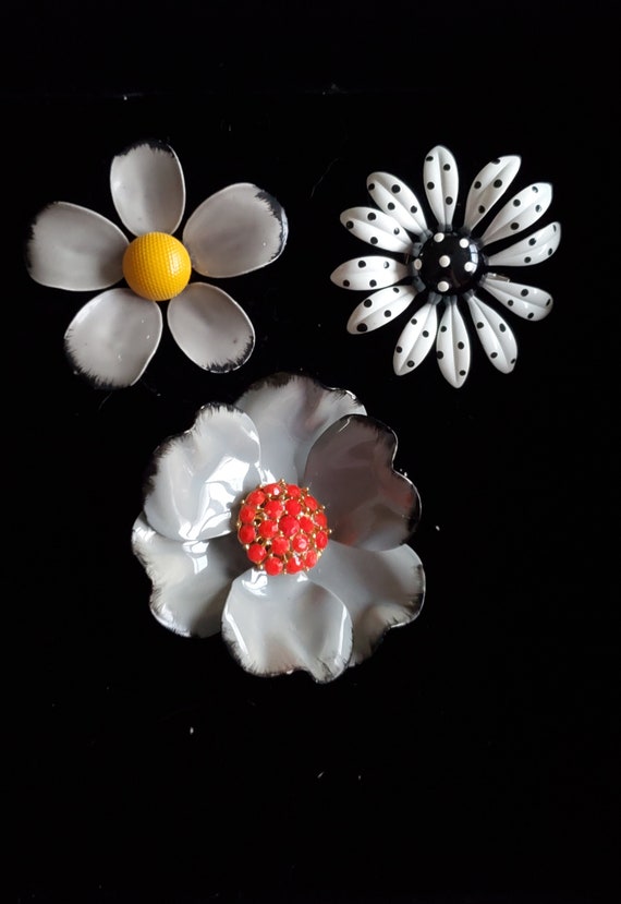 Vintage Set of 3 Enamel Flower Brooches