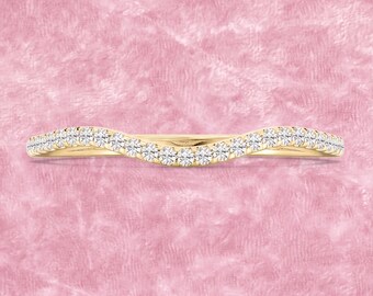 Gebogen trouwring van 14 karaats geelgoud | Golfvormige ring met pavé diamanten | Delicate stapelring | In elkaar passende ring | Jubileumcadeau voor haar