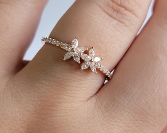 Verfijnde diamanten ring met bloemmotief | Marquise diamanten ring met bloemcluster | Sierlijke gouden verlovingsring | Minimalistische, op de natuur geïnspireerde trouwring