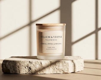 Vellum n.° 03 Piedra y mineral costero • Vela de estudio esmerilada de 312 g • Mecha de madera • Vela aromática de lujo • Decoración minimalista