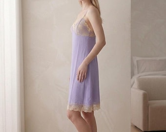 Lange chiffonslipdress met lavendelkant en kant – chiffon – nachtkleding gevoelige huid