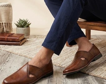 Scarpe da uomo in pelle Peshawari, mocassini etnici marroni fatti a mano, Jutti tradizionali punjabi, scarpe da uomo taglie grandi, calzature comode per matrimoni.