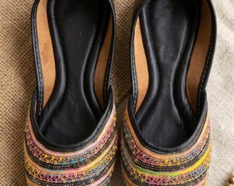 Colorful Black Embroidered Punjabi Jutti for Women | Handmade Ethnic Flat Shoes | Traditional Indian Mojari | Multicolor Footwear