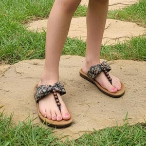 Handmade Boho Toe Loop Sandals for Women, Floral Fabric Flats Summer Slip-On Ethnic Sandals, Comfortable Casual Footwear