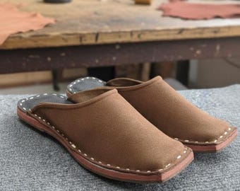 Men Leather Mules, Handmade Brown Slip-On Shoes, Leather Clogs, Closed Toe Ethnic Mojari Style, Comfortable Casual Footwear