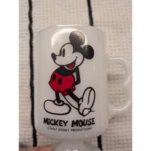 ヴィンテージ ミッキーマウス ミルクガラス製台座付きマグカップ ウォルト・ディズニー・プロダクションズ製 ホワイトマグカップ 画像 5