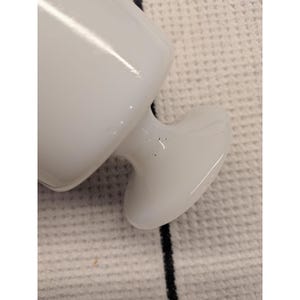 ヴィンテージ ミッキーマウス ミルクガラス製台座付きマグカップ ウォルト・ディズニー・プロダクションズ製 ホワイトマグカップ 画像 3