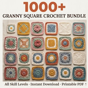 Op de afbeelding: Een verzameling kleurrijke granny square haakpatronen. De afbeelding toont verschillende vierkante ontwerpen in tinten geel, blauw, roze en groen. De tekst bovenaan luidt "1000+ Granny Square Crochet Bundle". De tekst onderaan zegt "All Skill Levels - Instant Download - Printable PDF".