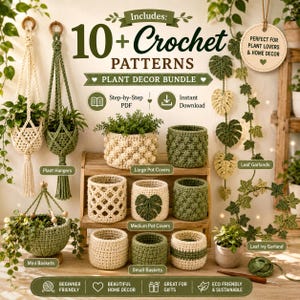 Puede incluir: Un paquete digital de más de 10 patrones de ganchillo para decoración de plantas, incluyendo colgadores, cubremacetas de varios tamaños y guirnaldas de hojas. La imagen muestra artículos tejidos en hilo crema y verde con etiquetas.