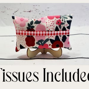 Flower Hearts Travel Tissue Holder w/Tissue Pack - Purse Tissue Holder - Stocking Stuffer - Office Gift - Teacher Gift - Tissue Holder