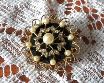 Exquisite Coro Onyx, Pearl and Rhinestone Brooch