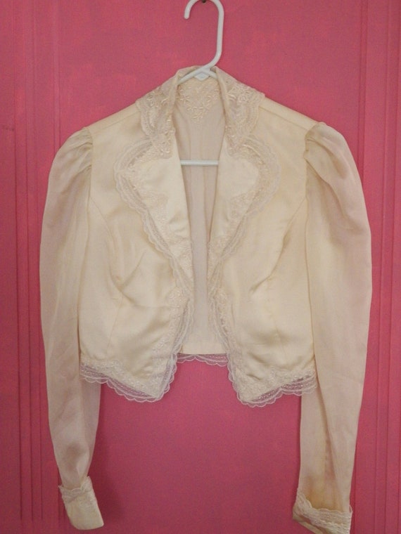 Stunning Vintage Ivory Satin and Lace Bed Jacket Gem