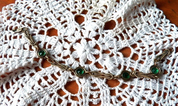 Dainty 'Sturdy' Emerald Rhinestone Bracelet