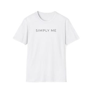Camiseta "Simply Me" | Camiseta minimalista com estampa, ideal para o dia a dia