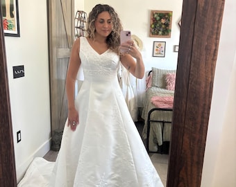 Y2K Romantic Beaded Embroidered V Neck White Wedding Ballgown with Cathedral Train