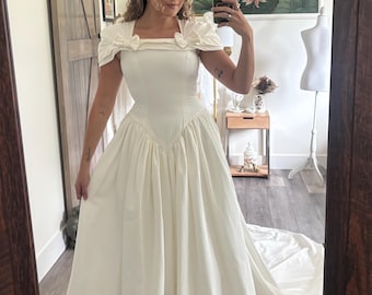 1980s Demetrios Bow Cap Sleeves Drop Waist Wedding Dress