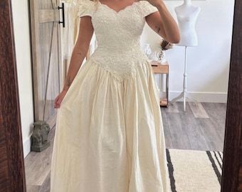 1990s Raw Silk Basque Waist Off-the-Shoulder Wedding Dress