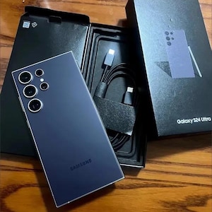 Refurbished Samsung S24 Ultra Global Unlocked 512GB Smartphone with Case