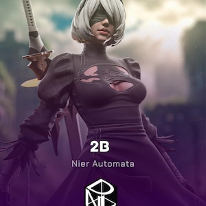 Puede incluir: Una figura de resina de 2B de Nier Automata, que muestra un personaje con cabello blanco corto, una venda negra en los ojos y un vestido negro con aberturas. Una espada larga está sujeta a la espalda. El texto 2B, Nier Automata y Art in resin es visible.
