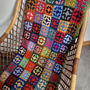 Patchworkowa narzuta kolorowa granny square