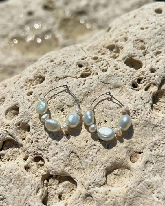 "Green Wave" Earrings (Freshwater Pearl)