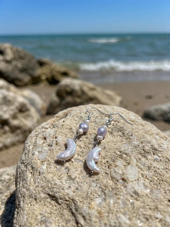 "Lavender Moonlight" Earrings (Freshwater Pearl)