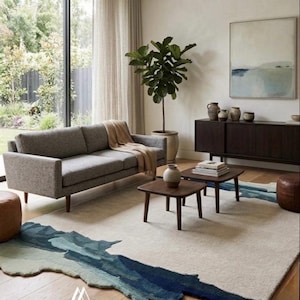 The Azure Shore | Dywan wełniany, ręcznie tkany, o niestandardowym kształcie | Luksusowy dywan inspirowany abstrakcyjnym oceanem