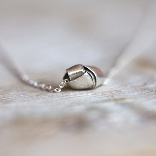 Collar nudo pequeño: joyería de plata esterlina, collar delicado, regalo de Dama de honor, joyería cotidiana