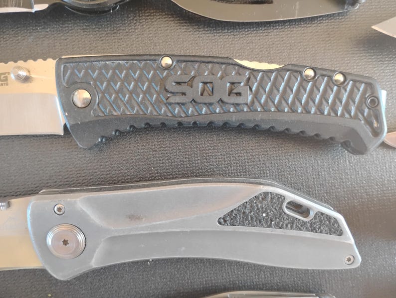23 Knives Multi brand Gerber, Sog, Buck, Kershaw, Camilus, Victoronix, Huge LOT image 12