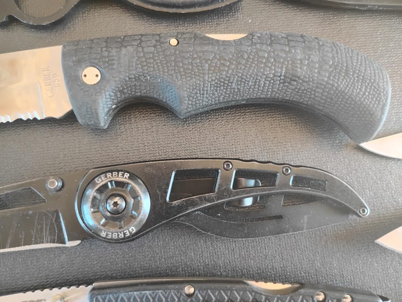 23 Knives Multi brand Gerber, Sog, Buck, Kershaw, Camilus, Victoronix, Huge LOT image 9