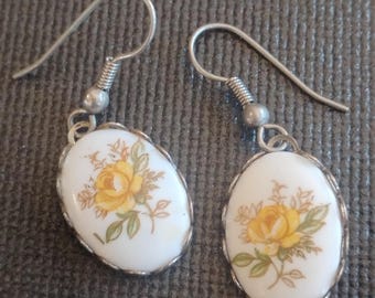 Vintage Floral Dangle Earrings