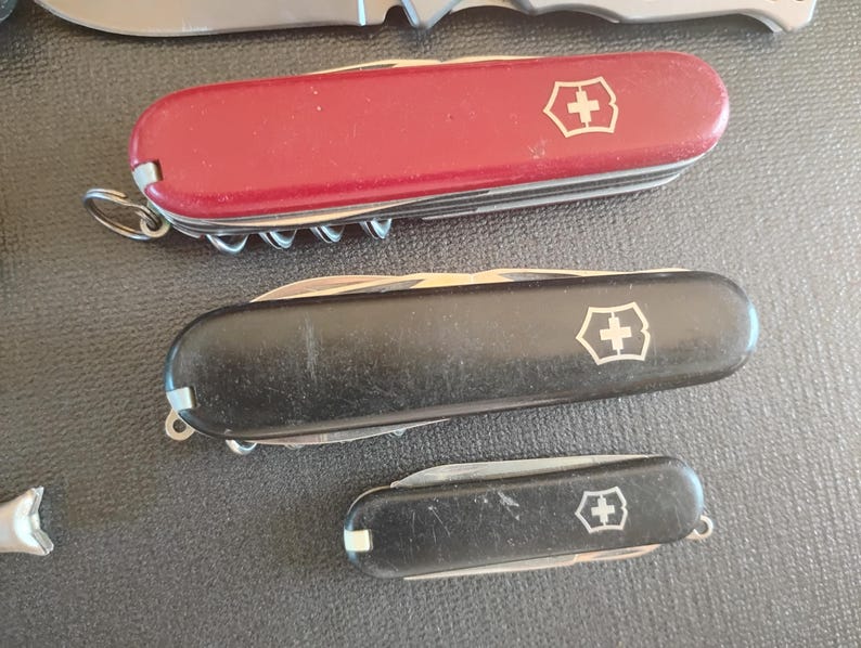 23 Knives Multi brand Gerber, Sog, Buck, Kershaw, Camilus, Victoronix, Huge LOT image 16