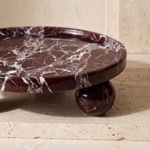 Bandeja con pedestal de mármol Rosso Levanto – Centro de mesa redondo de 28 cm, expositor de joyas – Decoración moderna imagen 3