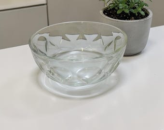 Vintage Pyrex Clear Heavy Glass TEARDROP Mixing Serving Bowl 9”