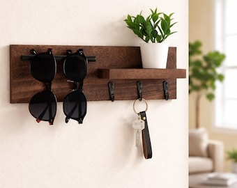 Llavero rústico de madera para pared con estante, organizador de entrada con ganchos, perchero para correo y gafas de sol, idea de regalo de decoración de estilo rústico para el hogar.